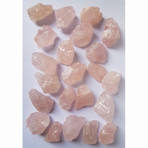 Brokken Roze Kwarts 1 kg (ca 15 brokjes)
