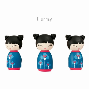 Momiji Doll - Hurray met mini button