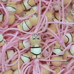 Gelukspoppetjes Baby Meisje 1,5cm 100 stuks (14004) nog 2x