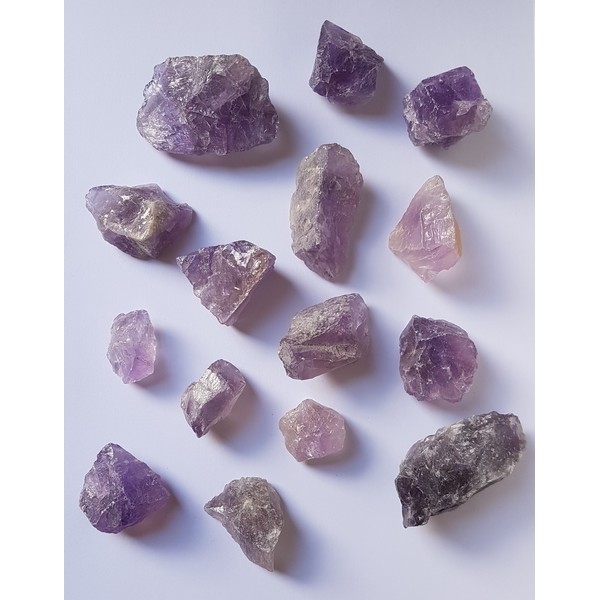 Brokken Amethist 1 kg (ca 23 brokjes)