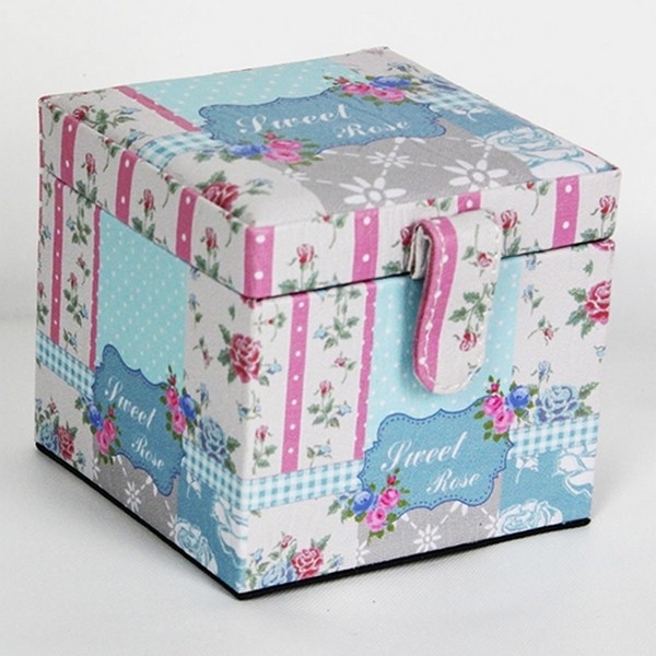 Juwelenkist vierkant roze; karton en kunstleer =-/-20%