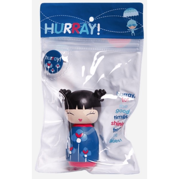 Momiji Doll - Hurray met mini button