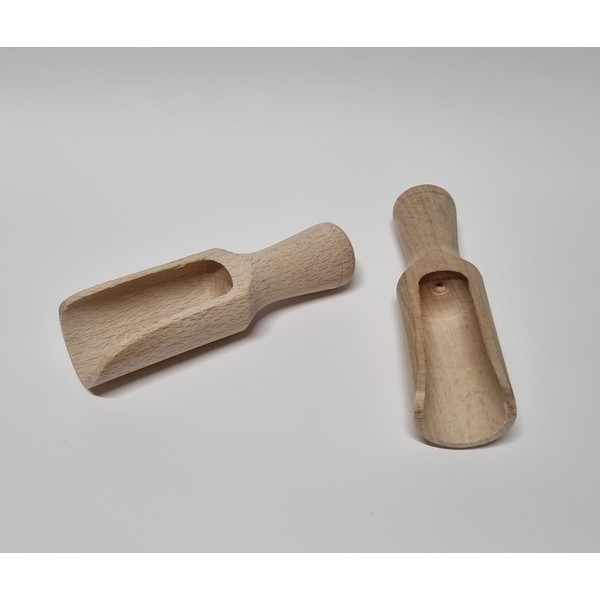 Schepje klein beukenhout; lengte 9,2 cm