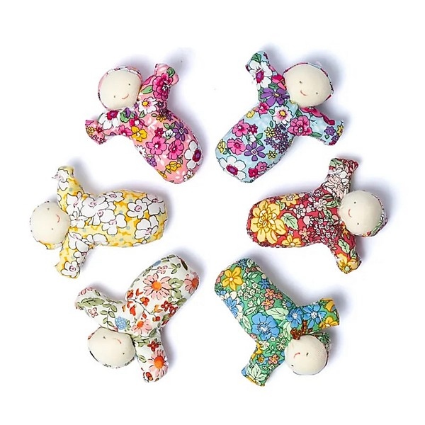 Zorgenpopje groot 7x5,5cm (handgemaakt) in karton